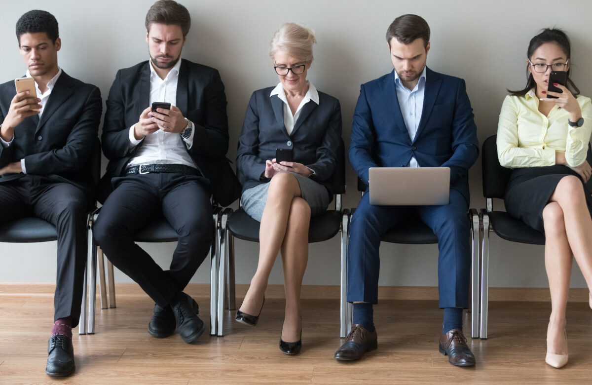 There’s a Right Way and a Wrong Way to Use Mobile Devices in Interviews